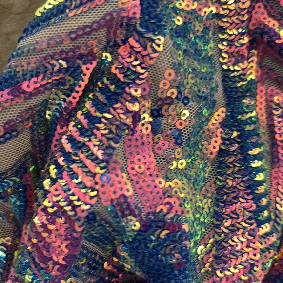 Crush Nude Sequin Swim Top - Picture 4 of 7